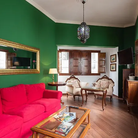 شقة Homeforguest New Duplex With Rooftop Next To Cathedral *