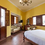 Homeforguest New Duplex With Rooftop Next To Cathedral Διαμέρισμα *