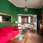 Διαμέρισμα Homeforguest New Duplex With Rooftop Next To Cathedral *