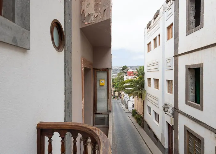 Διαμέρισμα Homeforguest New Duplex With Rooftop Next To Cathedral