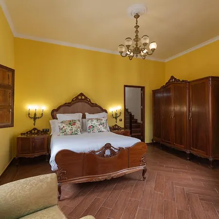 Homeforguest New Duplex With Rooftop Next To Cathedral Apartment
