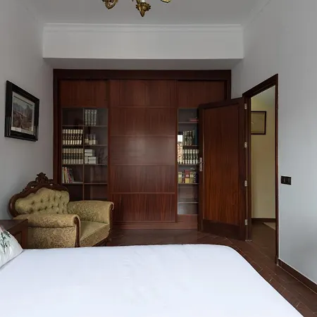 Homeforguest New Duplex With Rooftop Next To Cathedral *