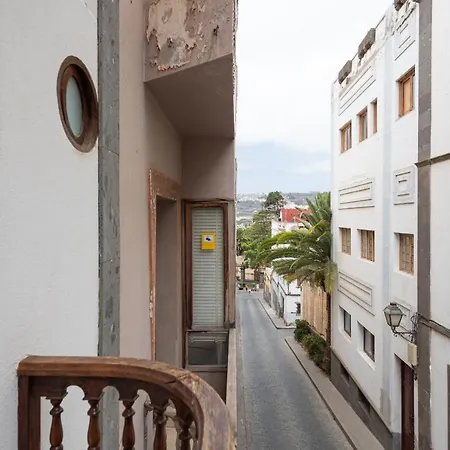 Appartement Homeforguest New Duplex With Rooftop Next To Cathedral