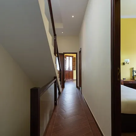 Homeforguest New Duplex With Rooftop Next To Cathedral Апартаменты